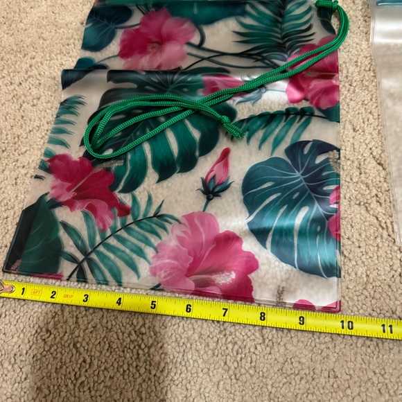Waterproof Beach Pouches - Picture 4 of 13
